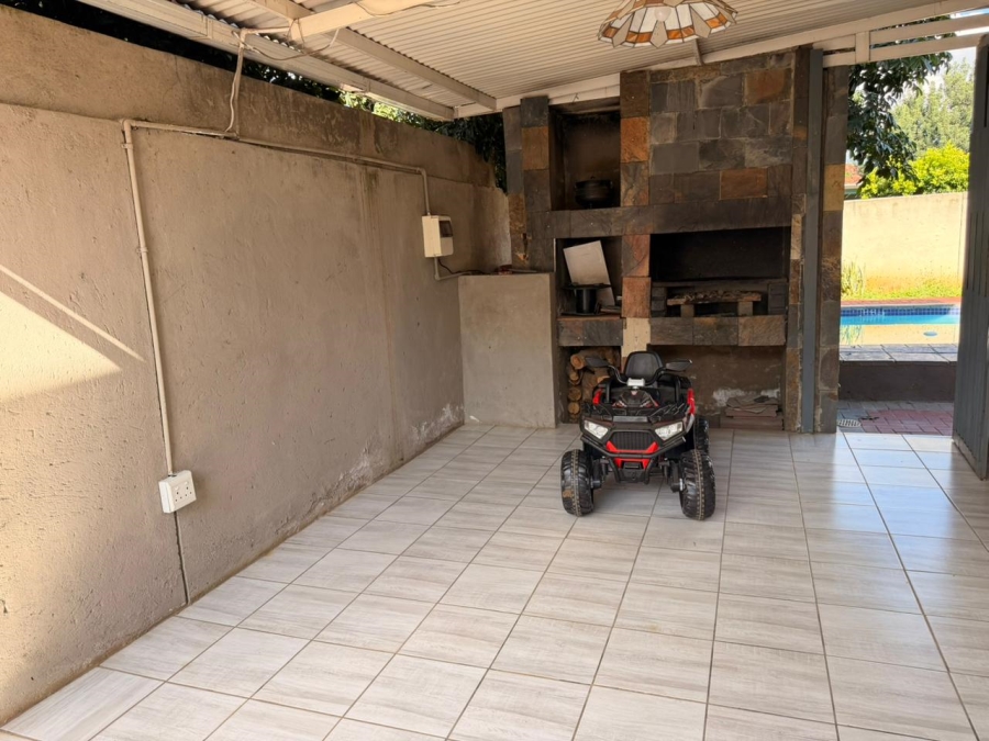 4 Bedroom Property for Sale in Waterval East North West